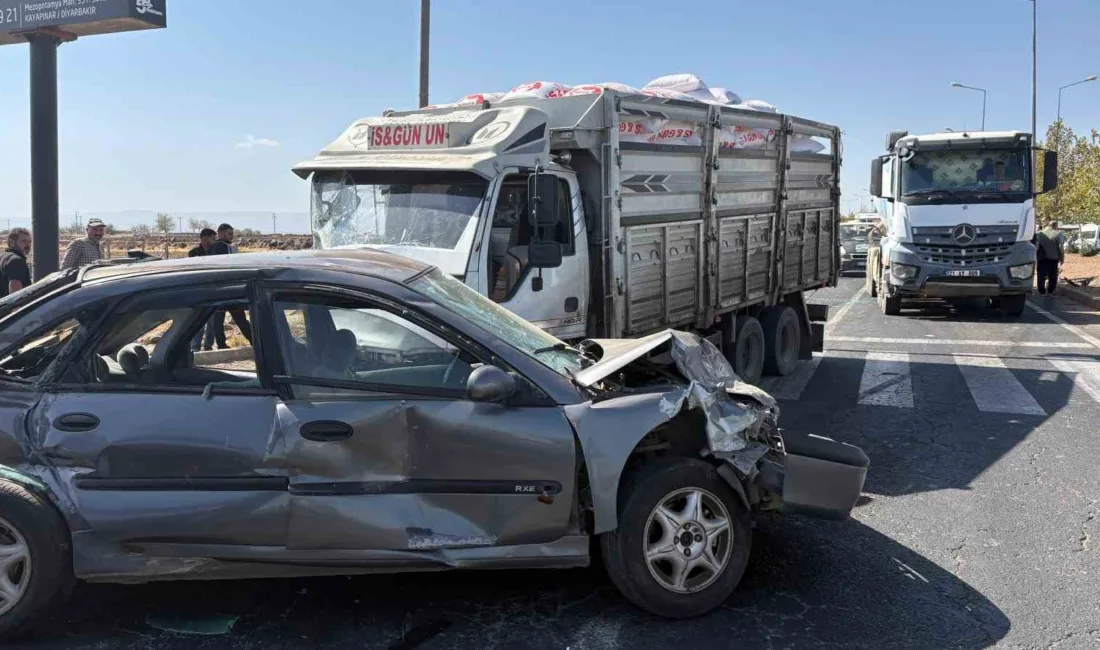 Diyarbakır’da freni patlayan un yüklü kamyon 4 aracı biçti. Kazada