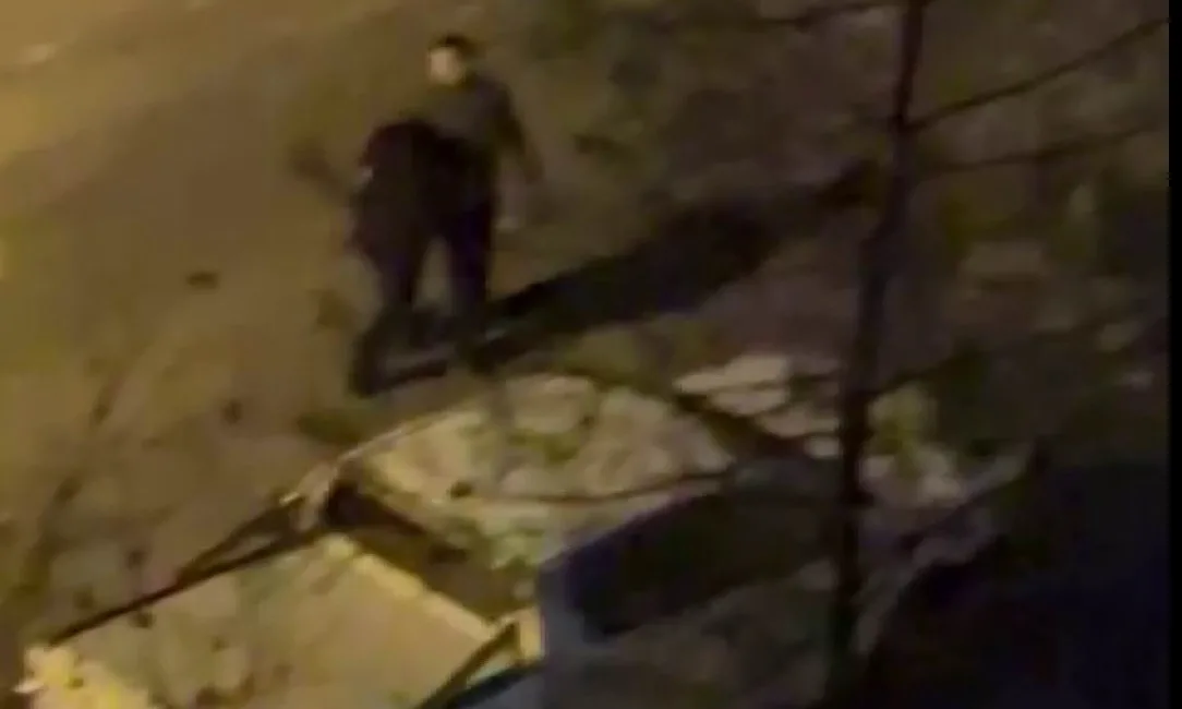 Diyarbakır’ın Kayapınar ilçesinde bir vatandaş, mahallesinde uyuşturucu satışı yaptığını iddia