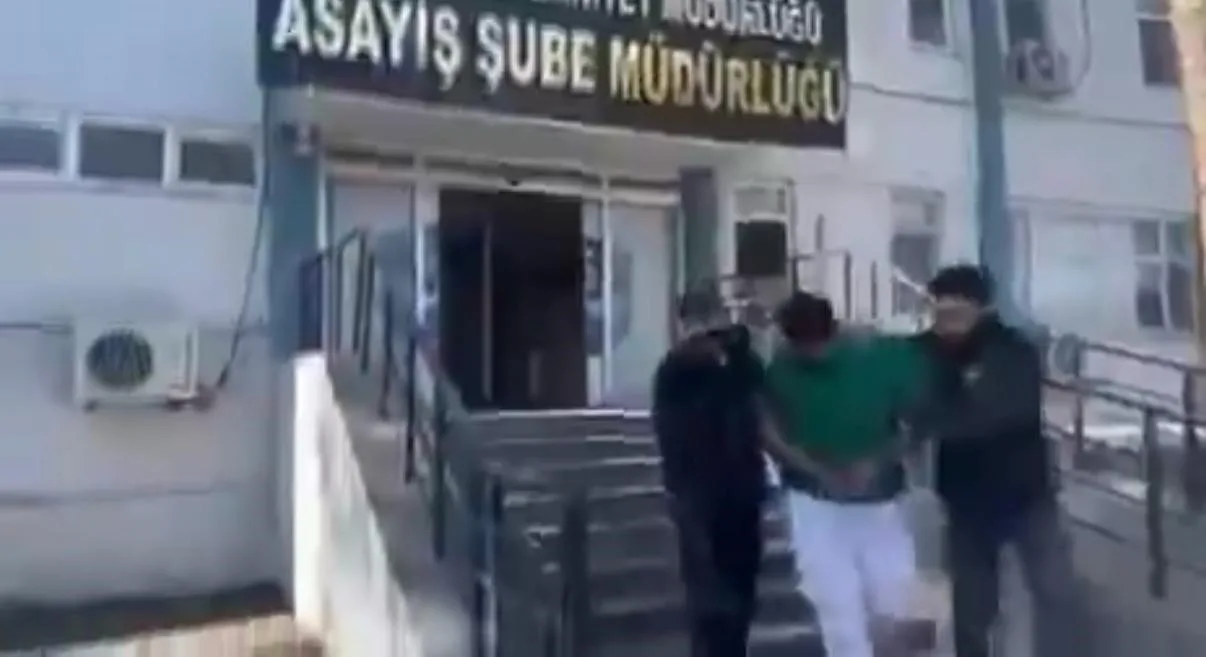 Diyarbakır’ın Bağlar ilçesinde bir iş yerini kurşunlayan zanlı tutuklandı. Diyarbakır