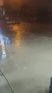 Diyarbakır’da dün akşam saatlerinde aniden bastıran sağanak yağış neden ile