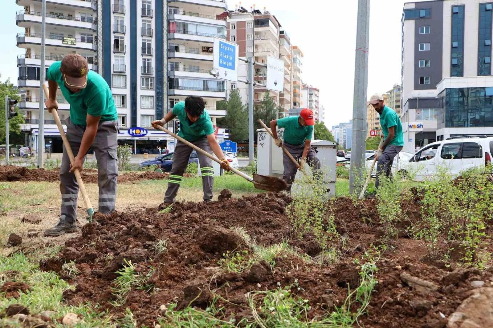 Diyarbakır Büyükşehir Belediyesi, dört merkez ilçede farklı adreslerde yer alan