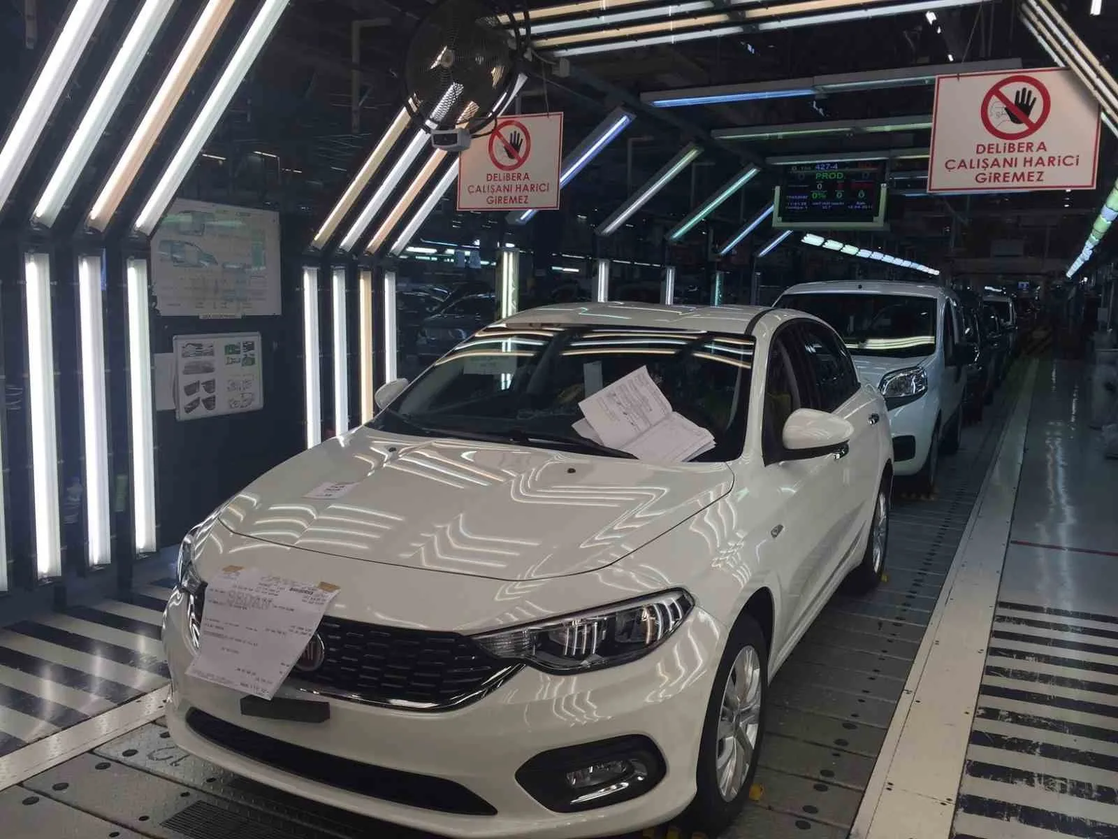 Türkiye’nin en büyük üretim merkezlerinden olan Bursa’daki Türk Otomobil Fabrikası,