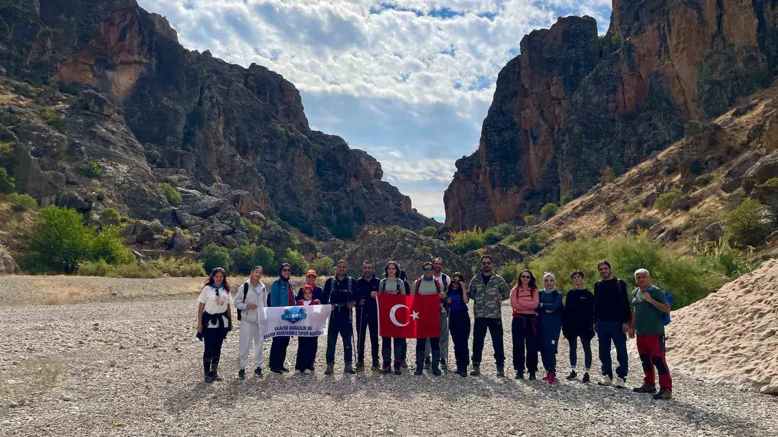 Elazığ Dağcılık ve Arama Kurtarma Spor Kulübü (ELDAK), sonbaharla birlikte