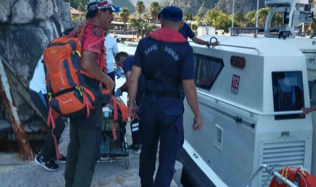 Muğla’nın Marmaris ilçesi Çiftlik Mahallesi Armella Koyu’nda doğa yürüyüşü sırasında