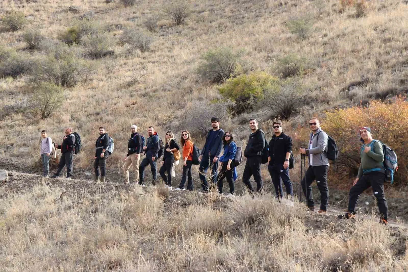 Oltu Devlet Hastanesi’nde görev yapan doktorlar, hafta sonunu doğa ile