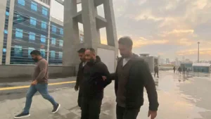 İstanbul’da daha önce ’dolandırıcılık’ suçundan suçüstü yapılarak tutuklanan avukat, girdiği