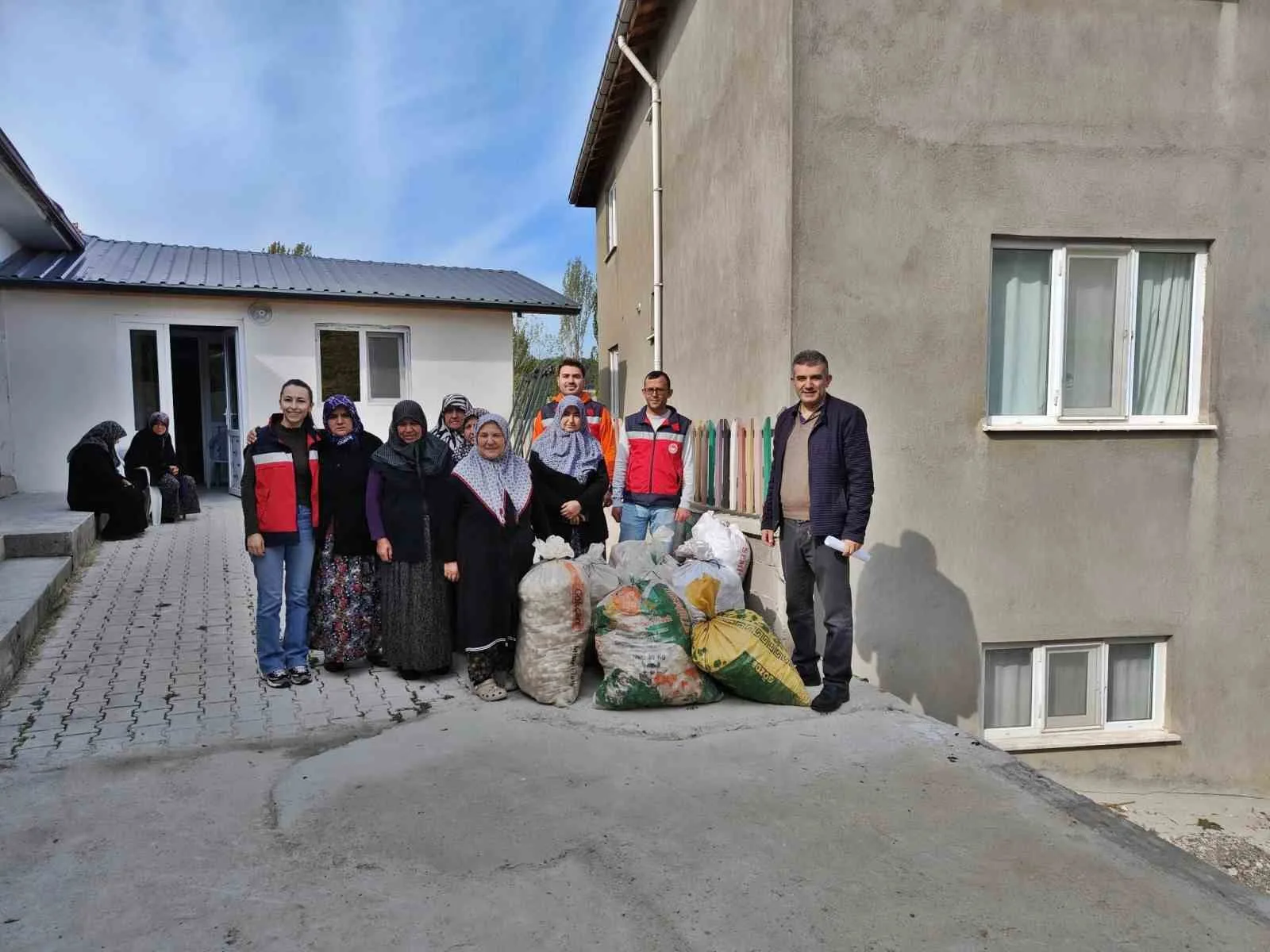 Kütahya’nın Domaniç ilçesinde “Sarımsak Üretimini Geliştirme Projesi” kapsamında İl Özel