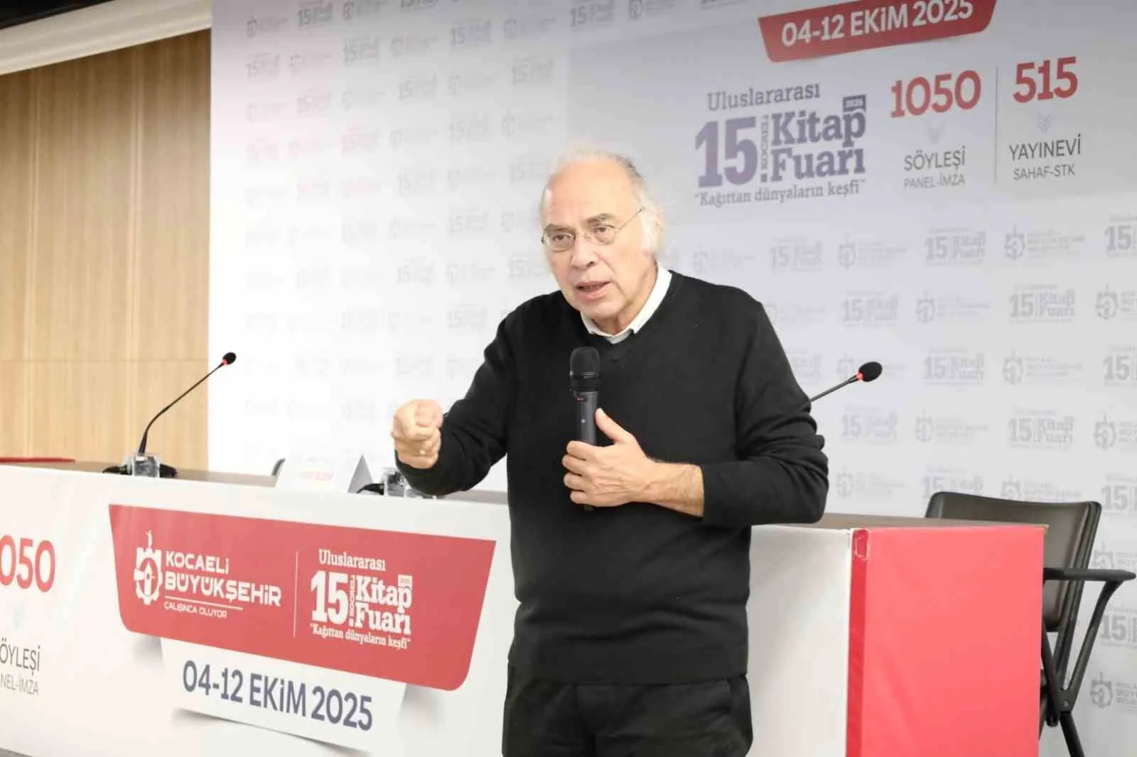 Kocaeli’de kitap fuarına katılan Dr. Yavuz Dizdar, su ihtiyacının kola