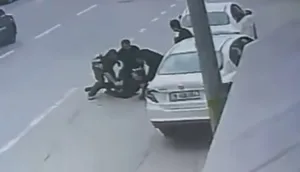 Bursa’da drift yapan sürücü, sivil trafik ekiplerine yakalandı. Polise ettiği