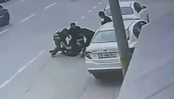 Bursa’da drift yapan sürücü, sivil trafik ekiplerine yakalandı. Polise ettiği