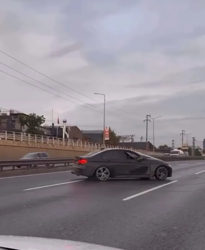 Kocaeli’de düğün konvoyunda plakasını kapatıp araçla drift yapan sürücüye 52