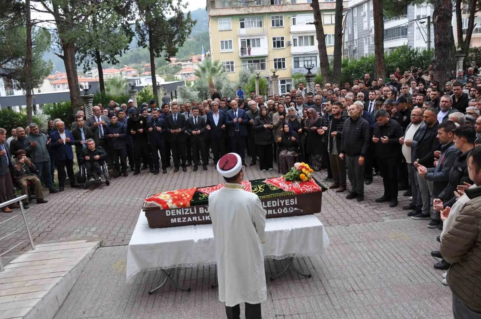 Denizli’de dün düğün konvoyunda bulunan otomobilin şarampole yuvarlanması sonucu hayatını