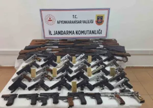 Afyonkarahisar’da düğünlerde havaya ateş açan magandalara yönelik gerçekleştirilen operasyonda 55