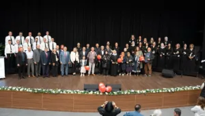 Başiskele’de Dünya Yaşlılar Günü adına düzenlenen Türk Halk Müziği Konseri’nde
