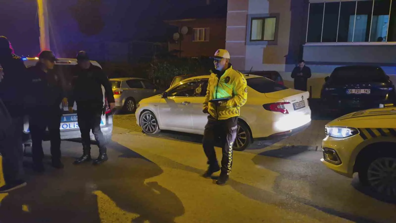 Bartın’da polisin ’dur’ ihtarına uymayan otomobil sürücüsü kovalamaca sonucu yakalandı.