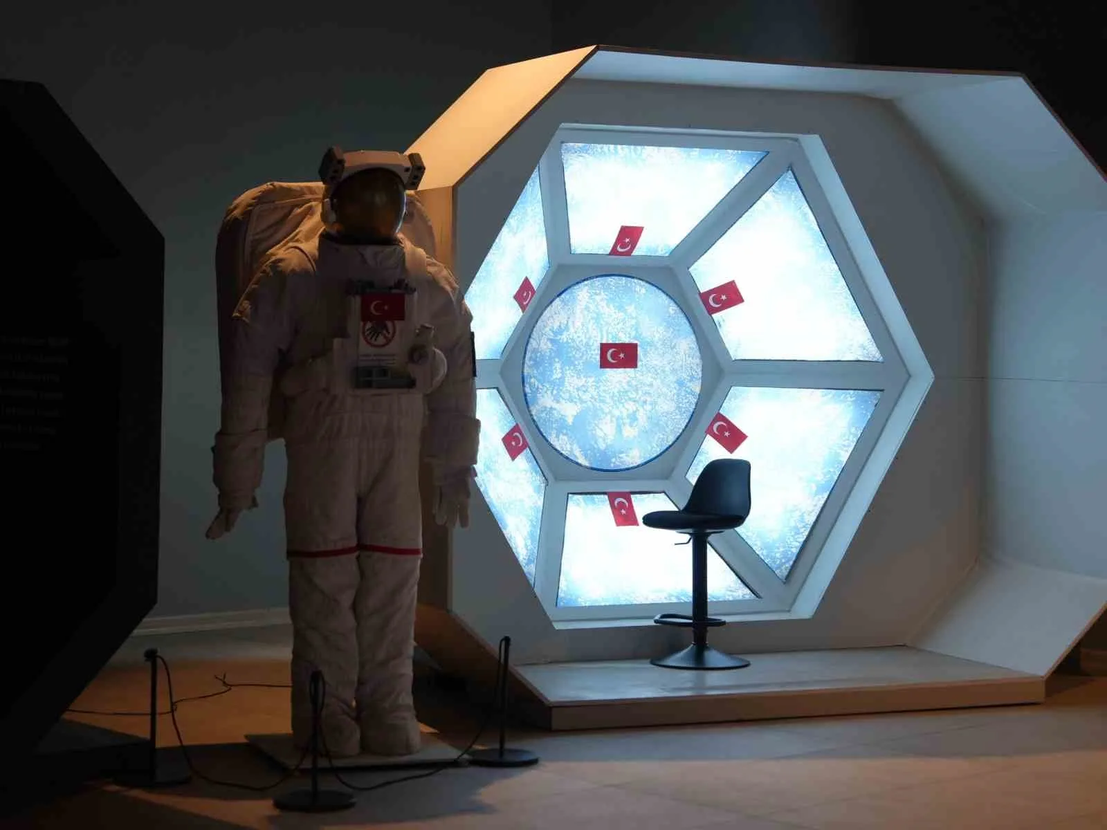 Düzce Bilim Merkezi, Türkiye’nin uzay serüvenini anlatan ‘Ufkun Ötesinde’ temalı