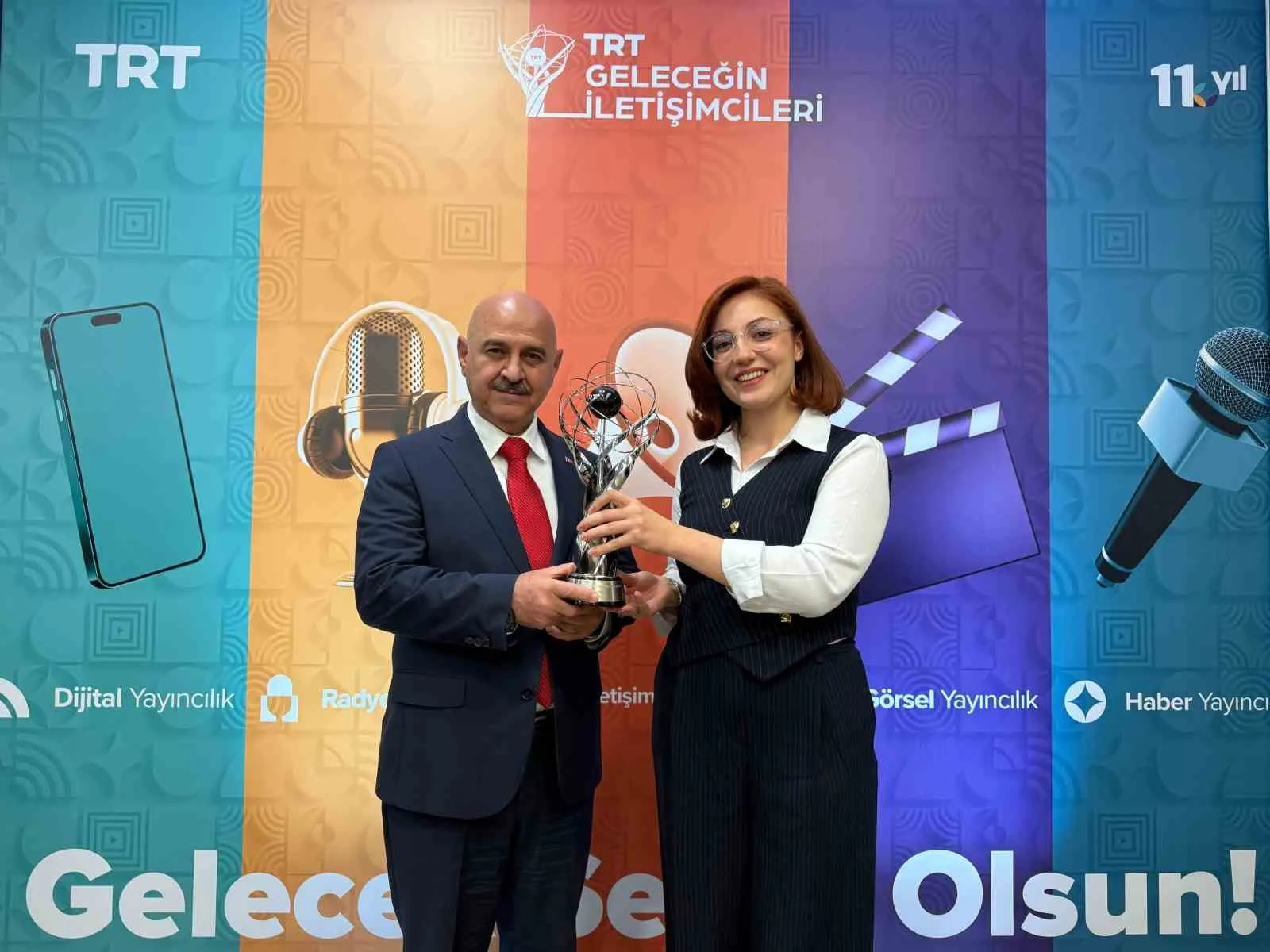 video haber kategorisinde ikincilik ödülü kazanarak büyük başarı elde etti.