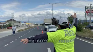 DÜZCE(İHA) – Düzce genelinde polis ve jandarma trafik ekipleri tarafından