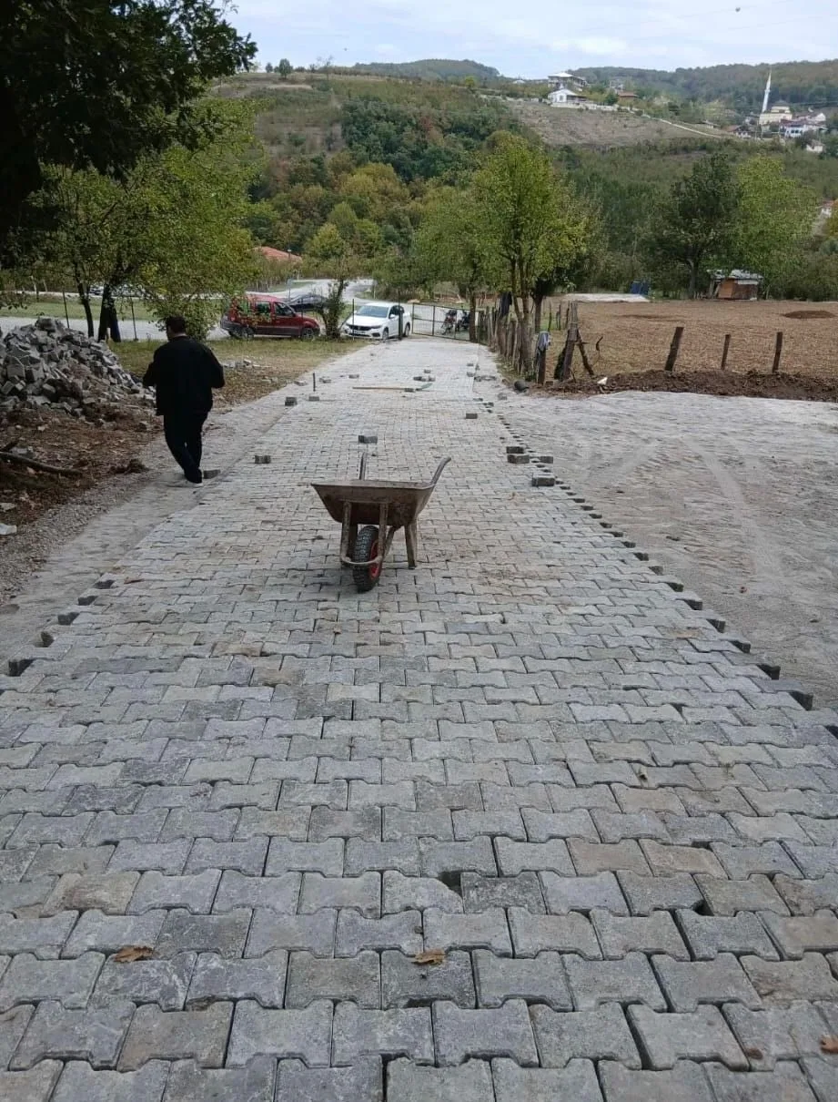 DÜZCE (İHA) – Düzce İl Özel İdaresi ekipleri tarafından köy