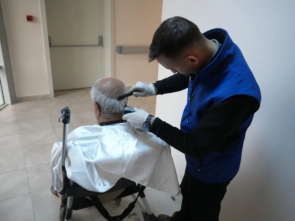 Düzce Belediyesi, sosyal belediyecilik faaliyetleri ile ihtiyaç sahiplerinin gönüllerine dokunmaya