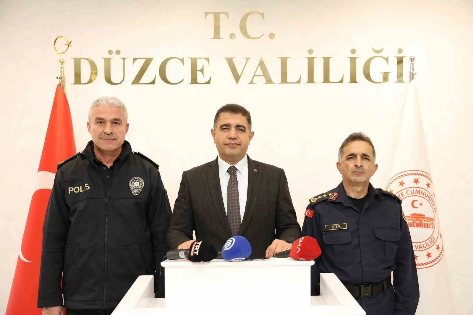 DÜZCE(İHA) – Düzce Valisi Selçuk Aslan, düzenlediği toplantıda geçen yılın