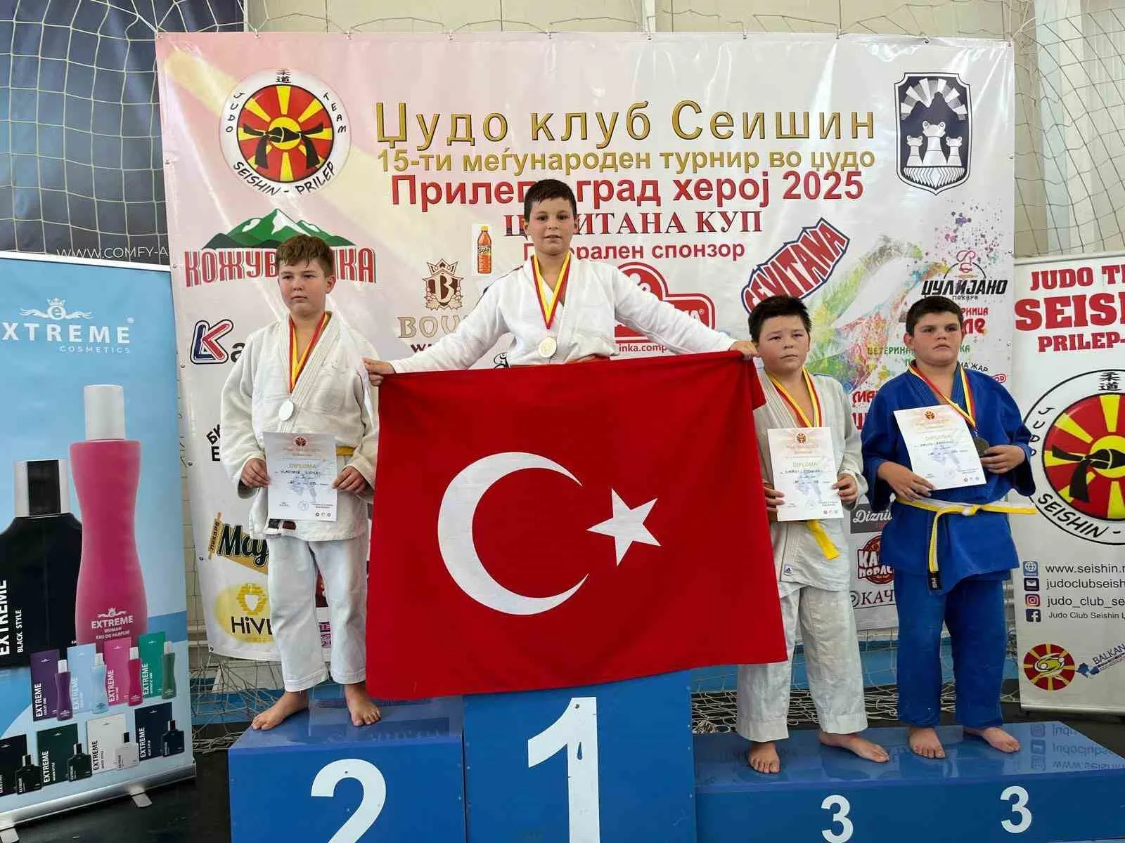Makedonya’da yapılan 15. Cevitana Kupası Uluslararası Judo Turnuvası’nda Düzceli judocular