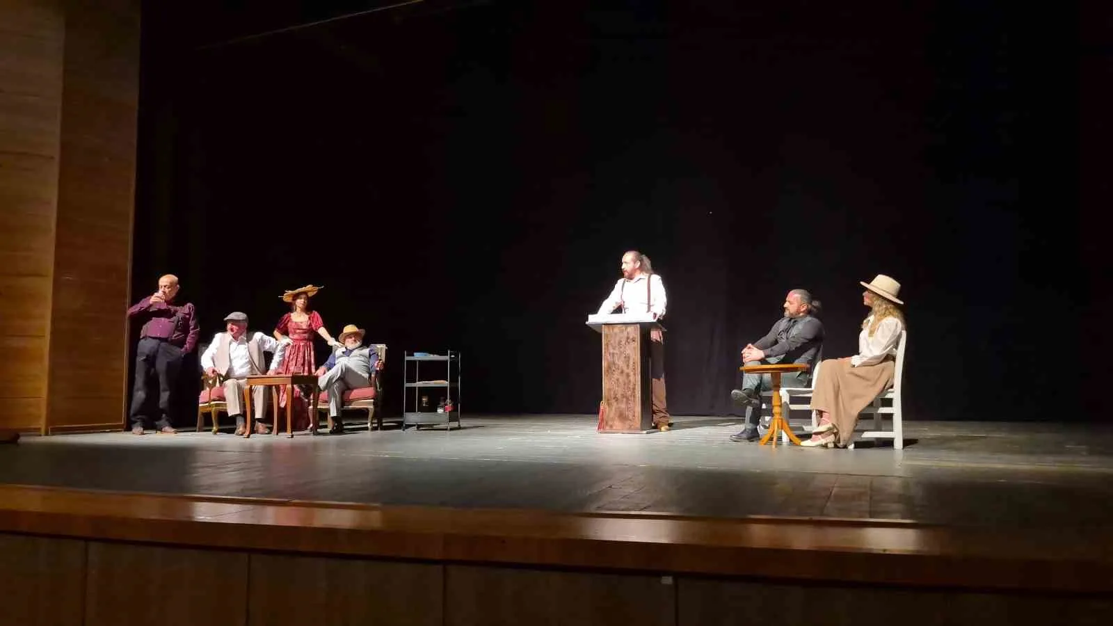 DÜZCE(İHA) – Jack London’ın eserlerinden biri olan Demir Ökçe, Türkiye’de