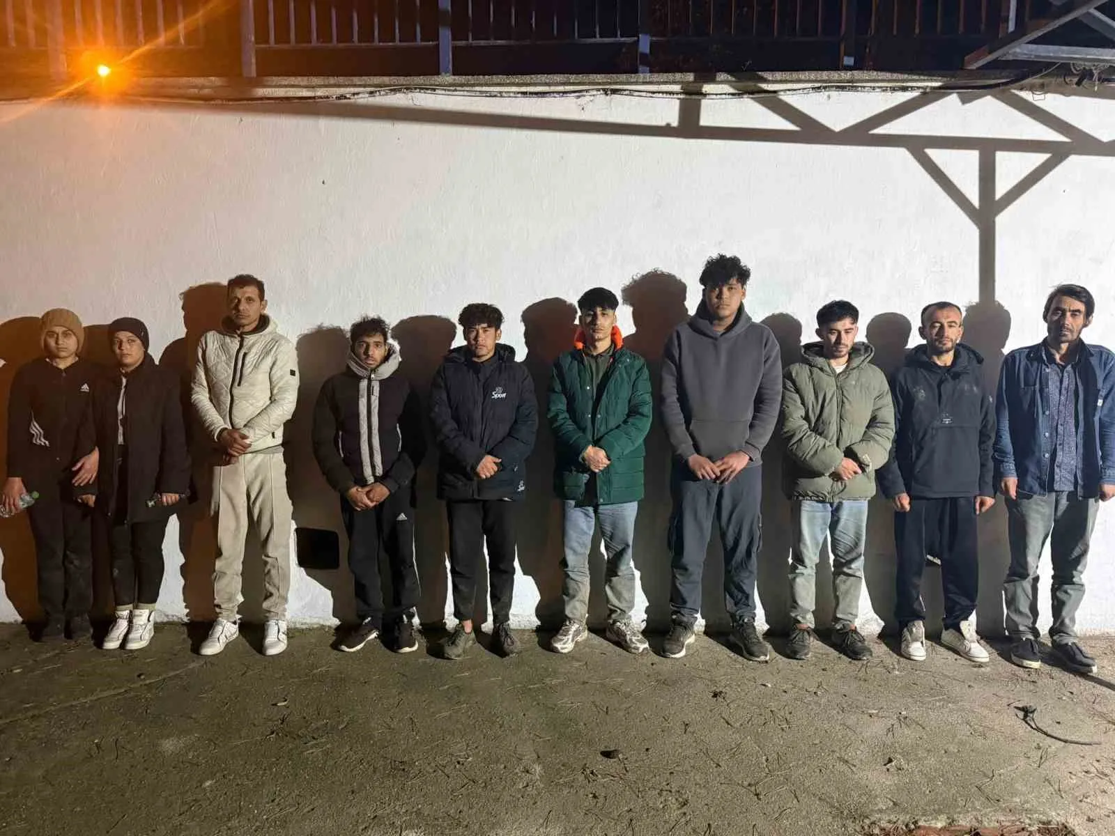Edirne’nin Uzunköprü ilçesinde jandarma ve hudut birliklerince yapılan denetimlerde, yasa