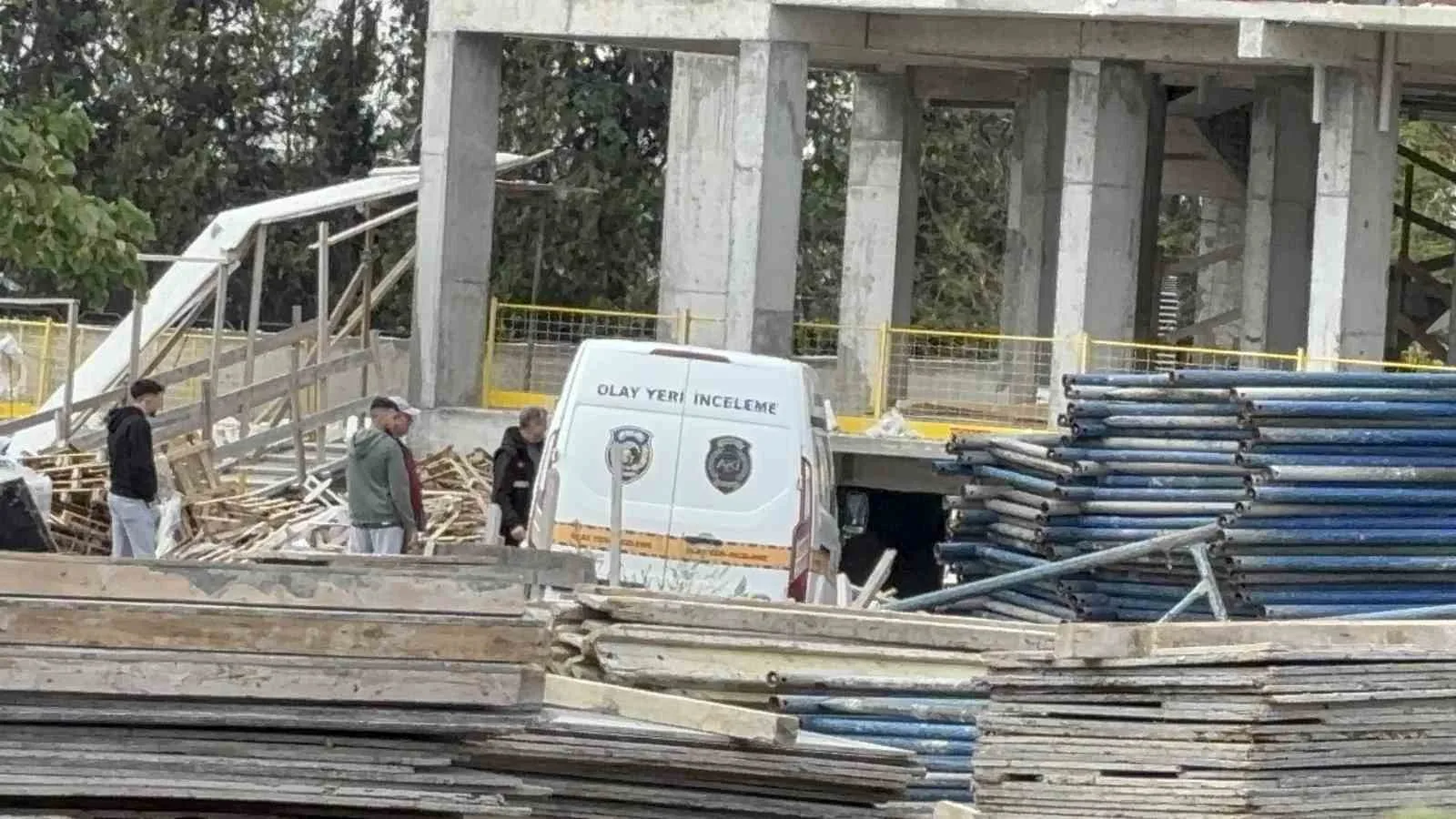 Edirne’de çalıştığı inşaatın 8’inci katından düşen 25 yaşındaki işçi ağır