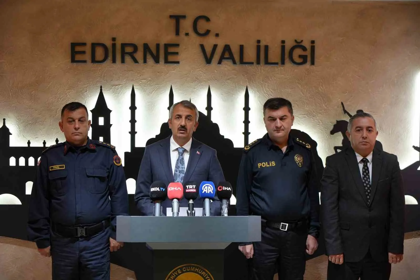 Edirne Valisi Yunus Sezer, ilde son 9 ayda yurtdışına kaçmaya