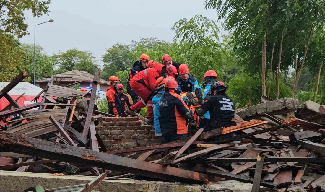 Edirne’de düzenlenen deprem tatbikatı gerçeğini aratmadı. Edirne’de, Türkiye Afet Müdahale