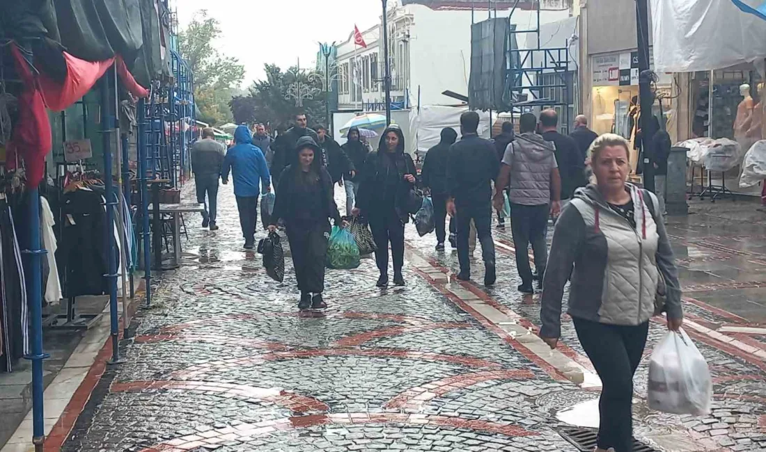 Edirne’de sabah saatlerinde çiseleyen hava, öğle saatlerine doğru etkisini artırarak