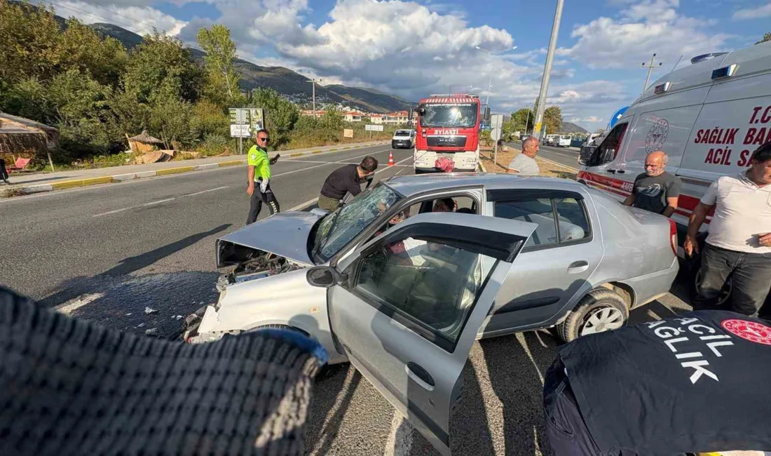 Balıkesir’in Edremit ilçesinde meydana gelen çift taraflı trafik kazasında 2