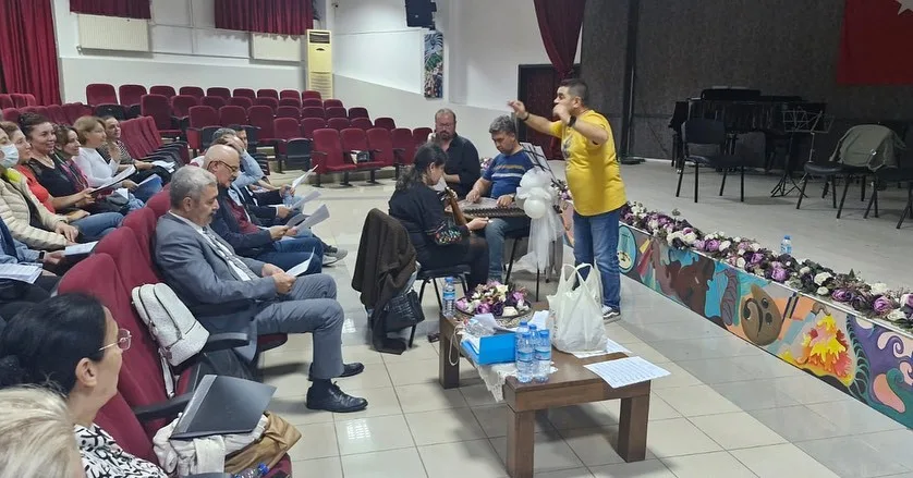 Efeler İlçe Milli Eğitim Müdürlüğü bünyesinde faaliyet gösteren Türk Sanat