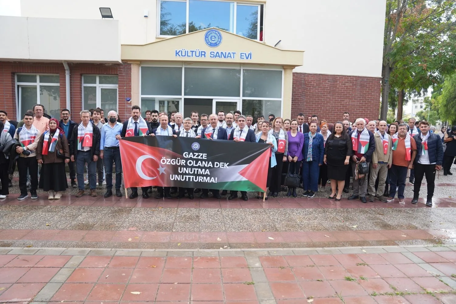 Ege Üniversitesinde, Gazze’deki kutsal, tarihî ve güncel direnişi mercek altına