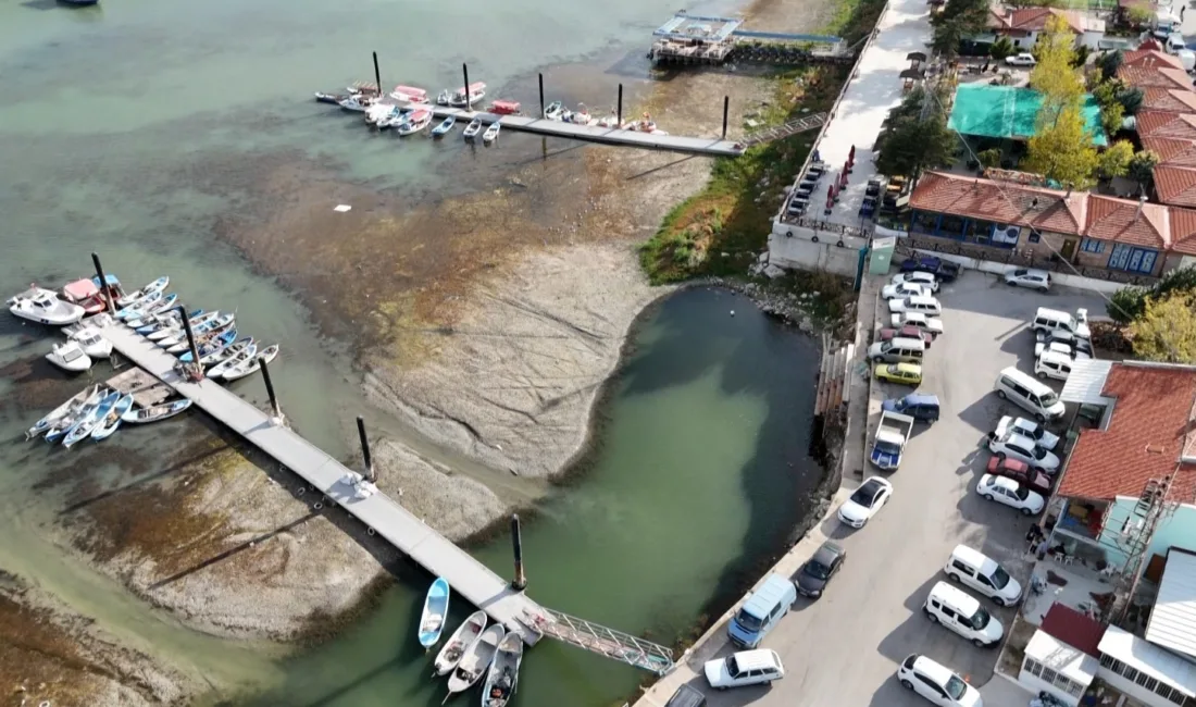 Isparta’da son yıllarda hızla su kaybeden Eğirdir Gölü, hem balıkçılığı