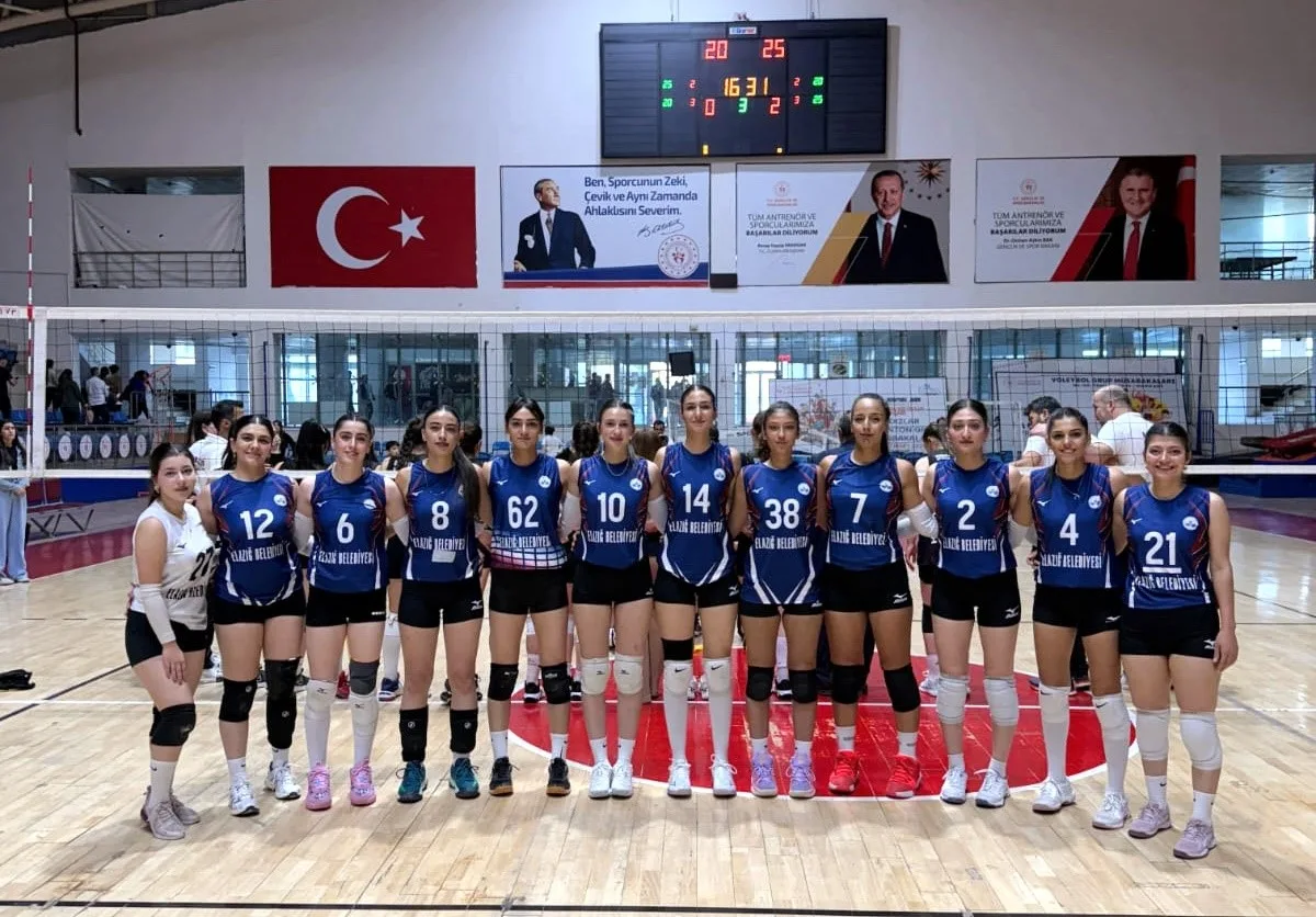 Türkiye Kadınlar Voleybol 2. Ligi’nde mücadele eden Elazığ Belediyespor Kadın