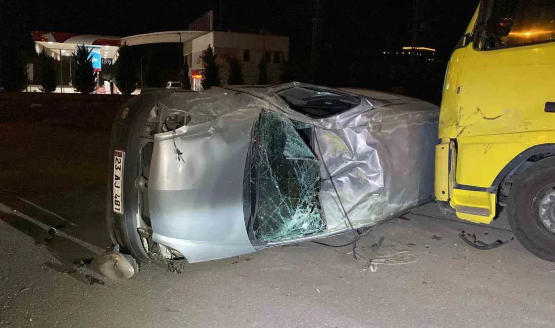 Elazığ’da sürücüsünün direksiyon hakimiyetini kaybettiği hafif ticari araç, takla atarak