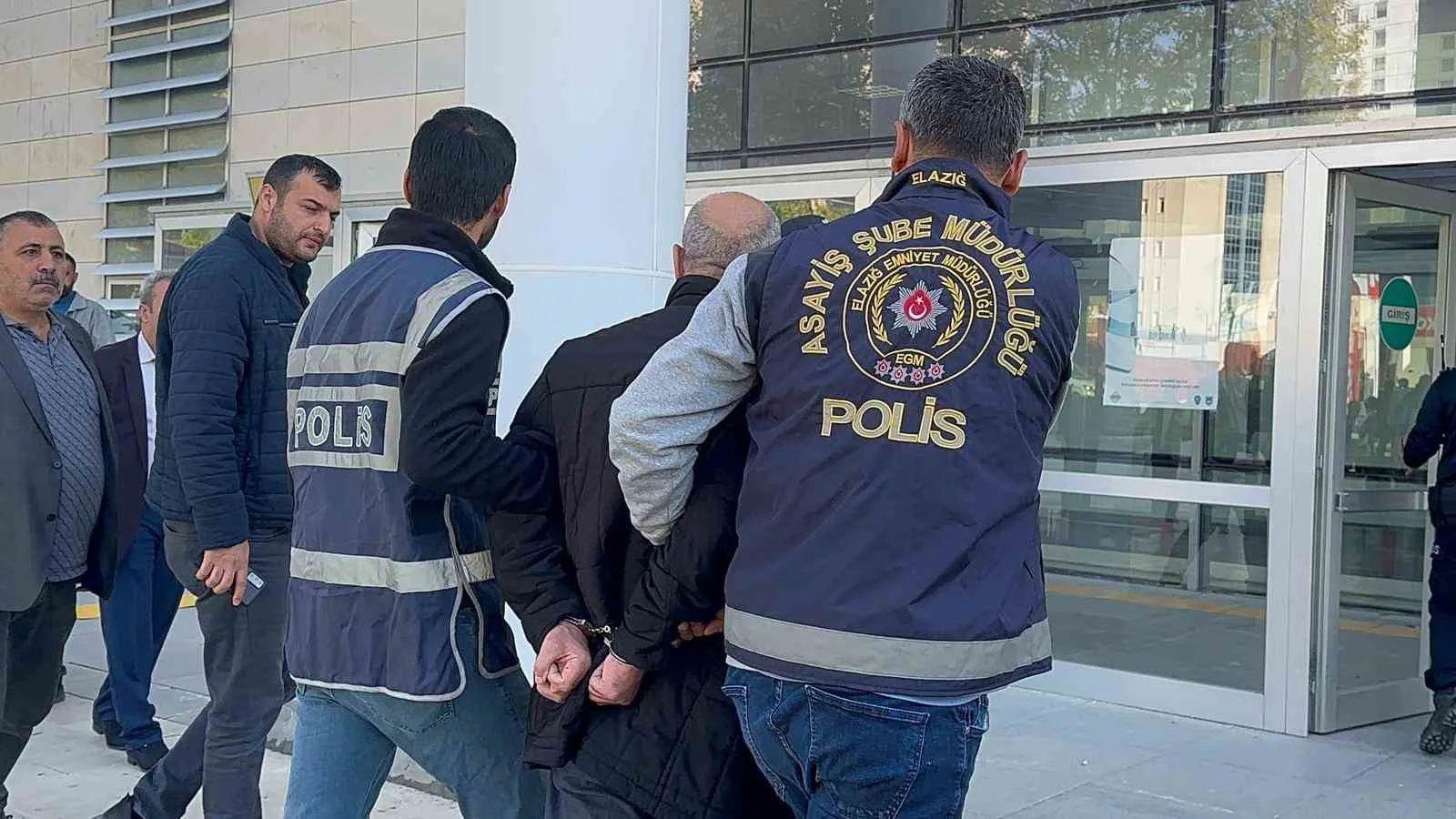 Elazığ’da Günışığı Gazetesi imtiyaz sahibi gazeteci Mehmet Nafiz Koca’ya silahlı