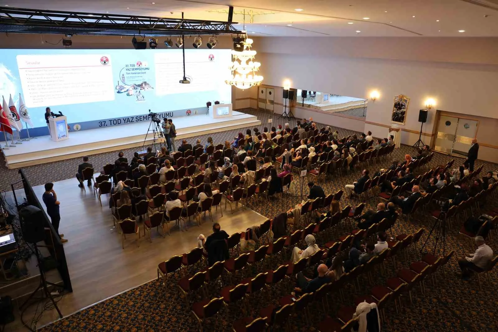 Elazığ’da çeşitli illerden 300 hekimin katılımı ile düzenlenen 37. Yaz