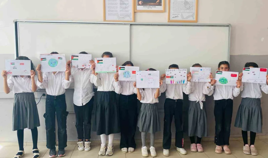 Elazığ’ın Kovancılar ve Arıcak ilçesinde öğrenciler Filistin’e destek verdi. Kovancılar