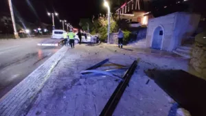 Elazığ’da otomobilin durağa girmesi sonucu meydana gelen trafik kazasında 1