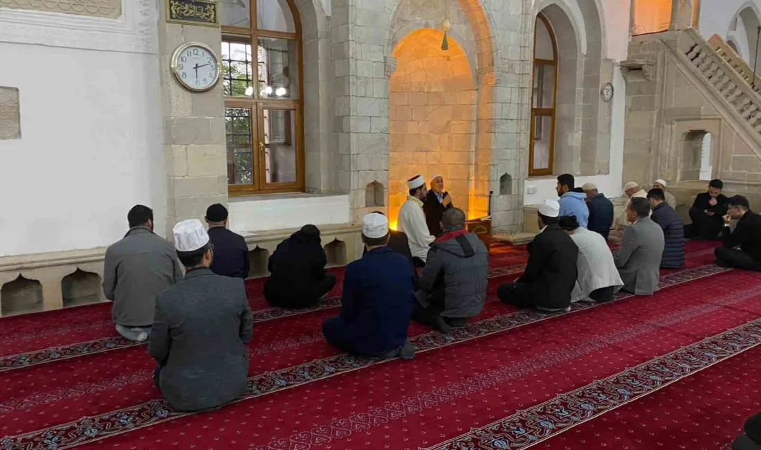 Elazığ’da sabah namazı buluşmaları tarihi Harput Sarahatun camisinde başladı. Elazığ