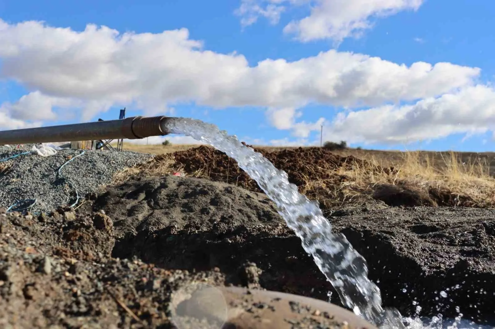 Elazığ İl Özel İdaresi tarafından il genelinde yürütülen sondaj çalışmaları,