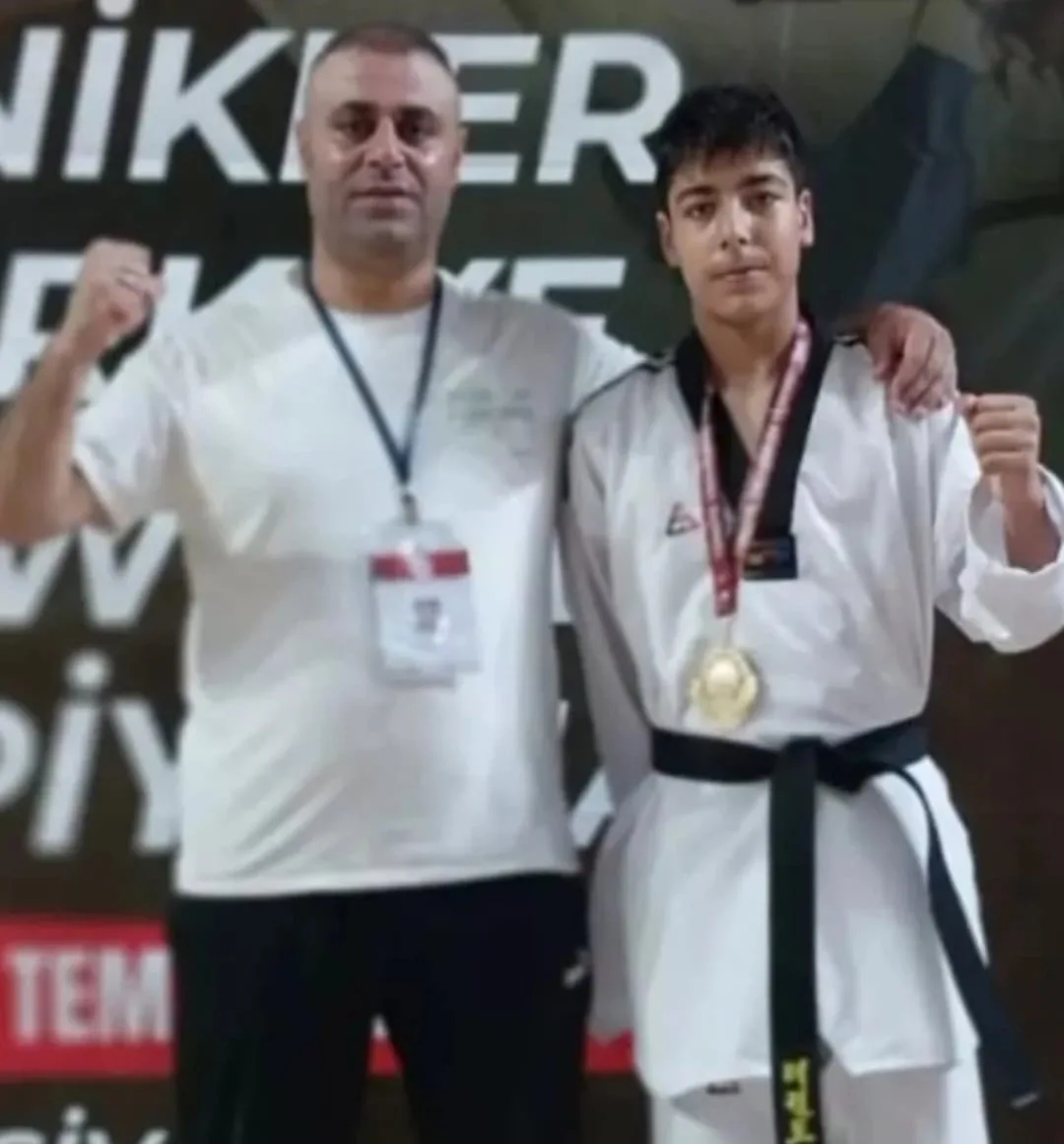 Elazığlı sporcular Uluslararası Drakula Taekwondo Turnuvası’nda milli takım adına Türkiye’yi