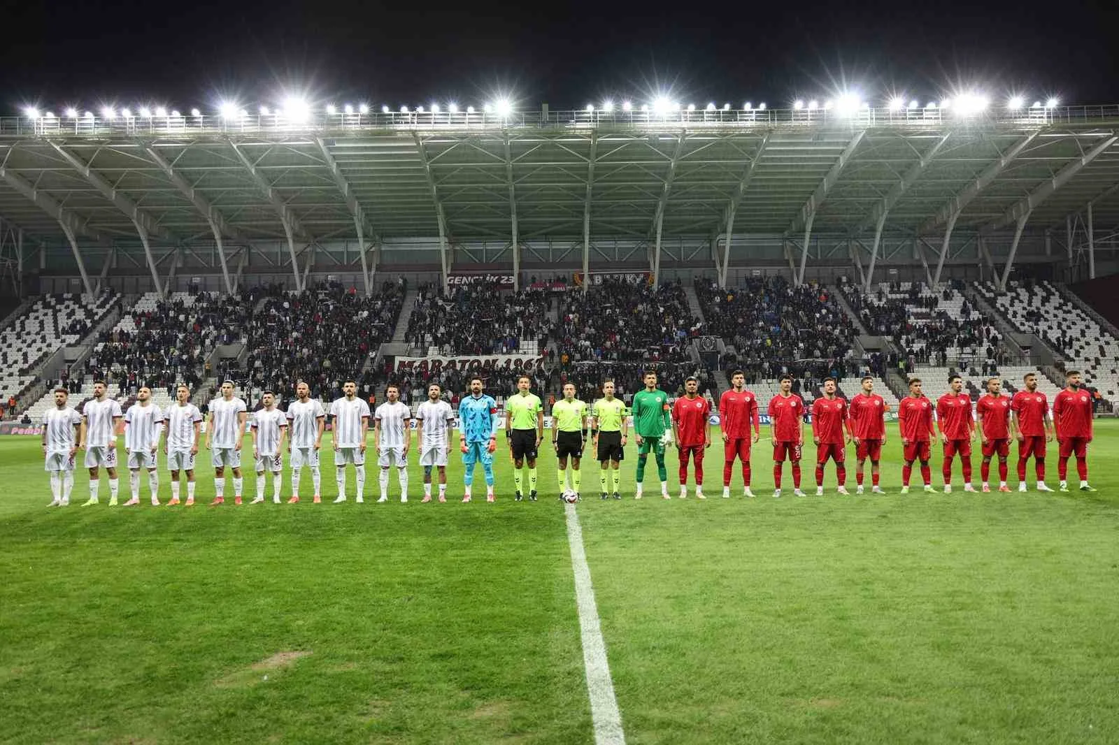 Elazığspor’a, Karaman FK maçındaki saha olayları nedeniyle 55 bin TL