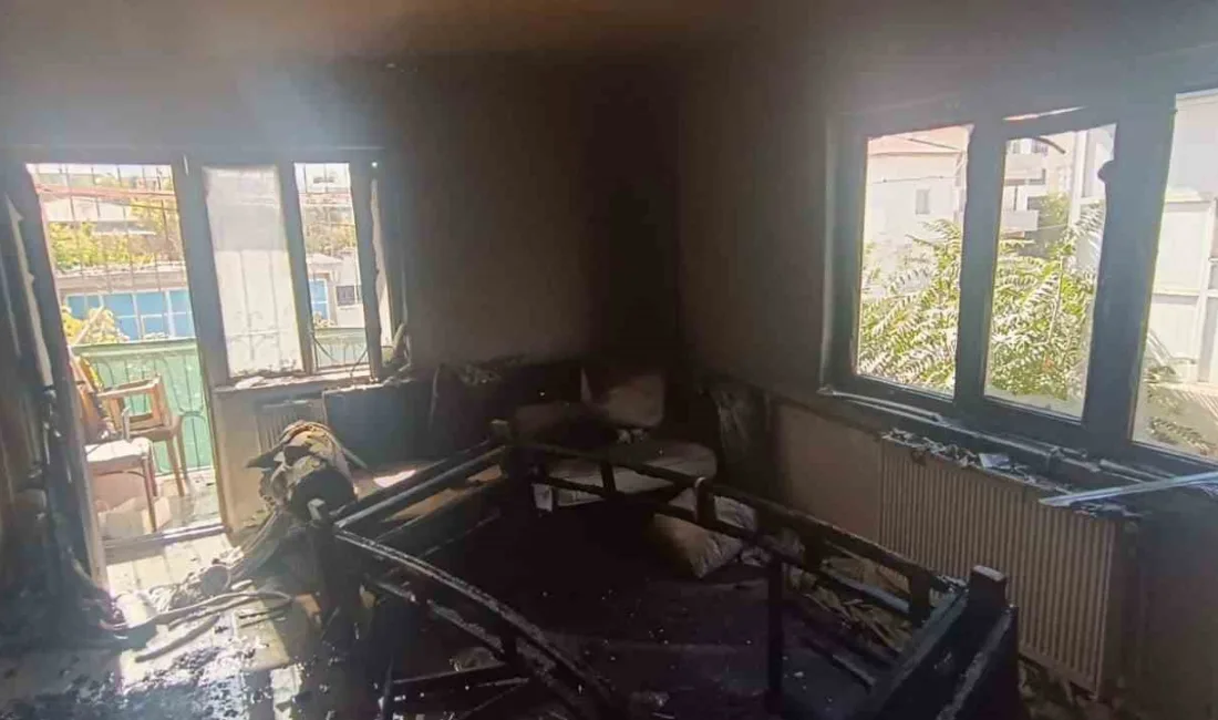 Kahramanmaraş’ta bir ikamette çıkan yangın itfaiye ekiplerince söndürüldü. Yangın, Elbistan