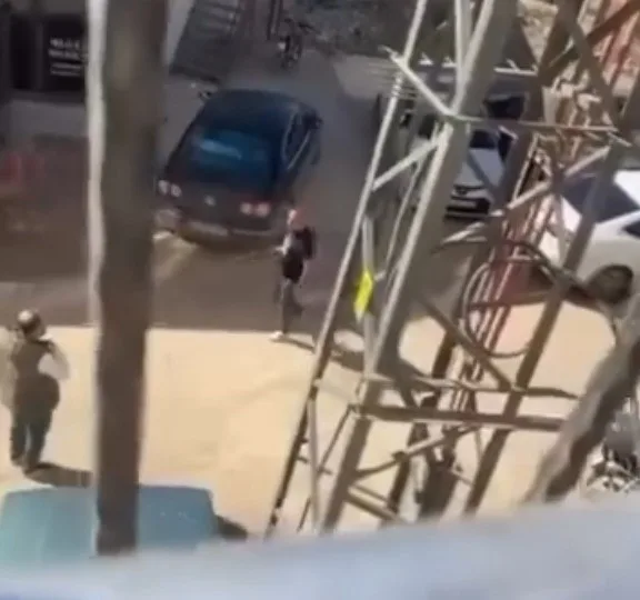 Kahramanmaraş’ta bir şahıs, “Kim hırsız” diyerek bağırdıktan sonra elindeki tüfekle