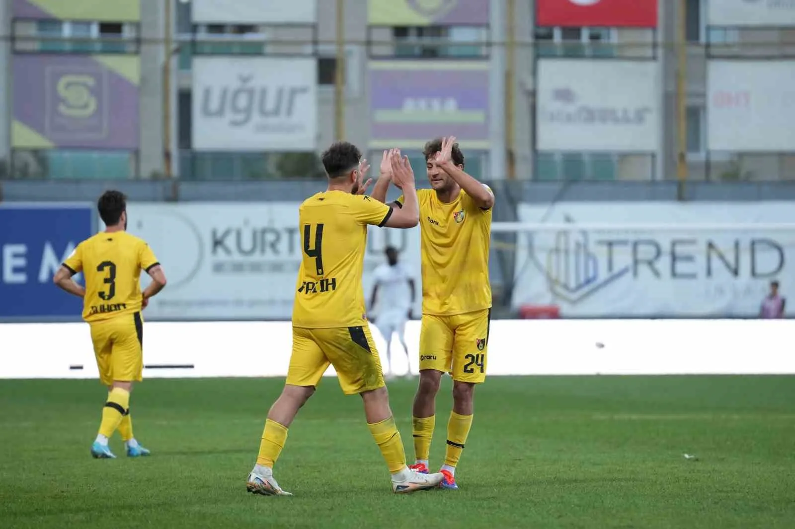 İstanbulspor’un savunma oyuncusu Emrecan Uzunhan, Bandırmaspor maçında kaydettiği gol ile