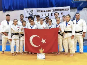 Yunusemre Belediyespor’un milli judocusu Enes Pınar, Arnavutluk’ta düzenlenen U23 Balkan